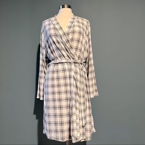 NWOT Cozy Plaid Robe